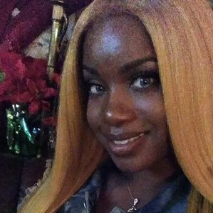 Meet your Posher, Candice